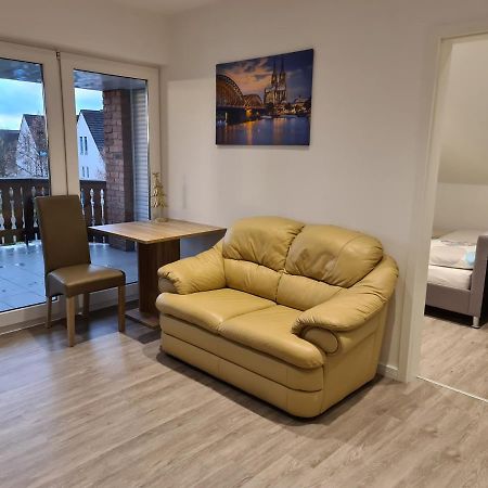 Ferienwohnung Mit Jacuzzi Naehe Flughafen Koeln Bonn Troisdorf Luaran gambar