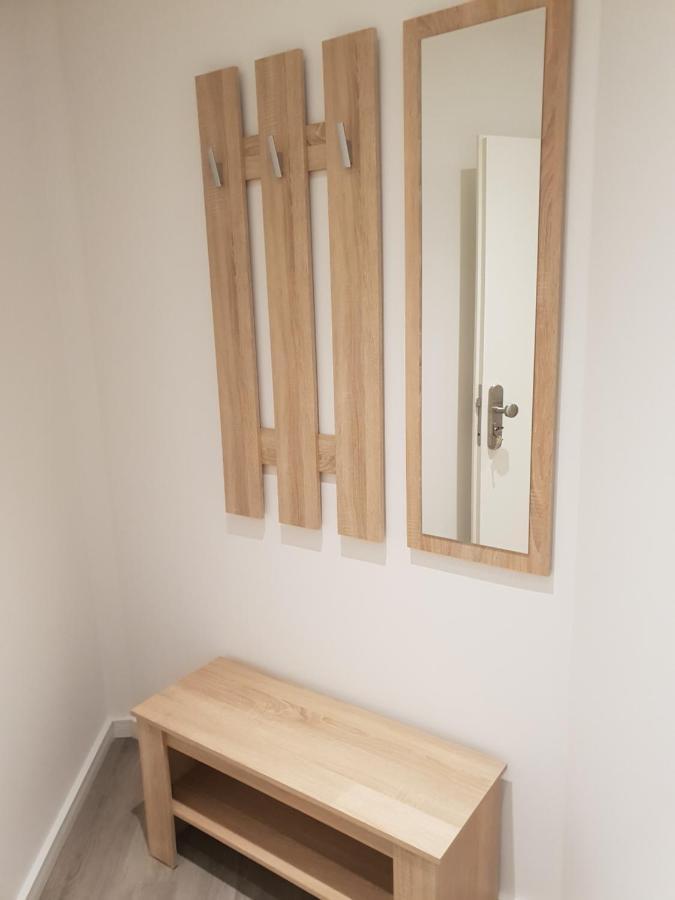 Ferienwohnung Mit Jacuzzi Naehe Flughafen Koeln Bonn Troisdorf Luaran gambar