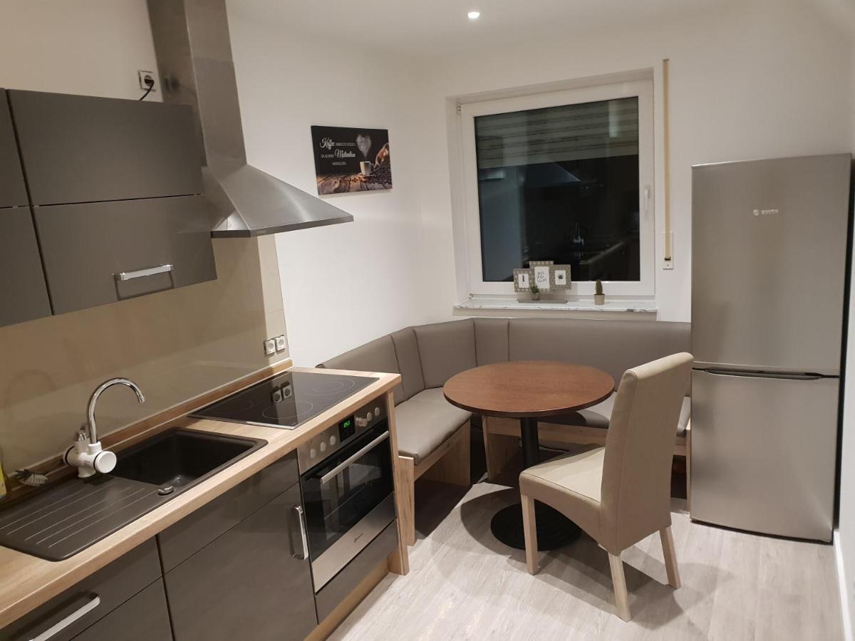 Ferienwohnung Mit Jacuzzi Naehe Flughafen Koeln Bonn Troisdorf Luaran gambar